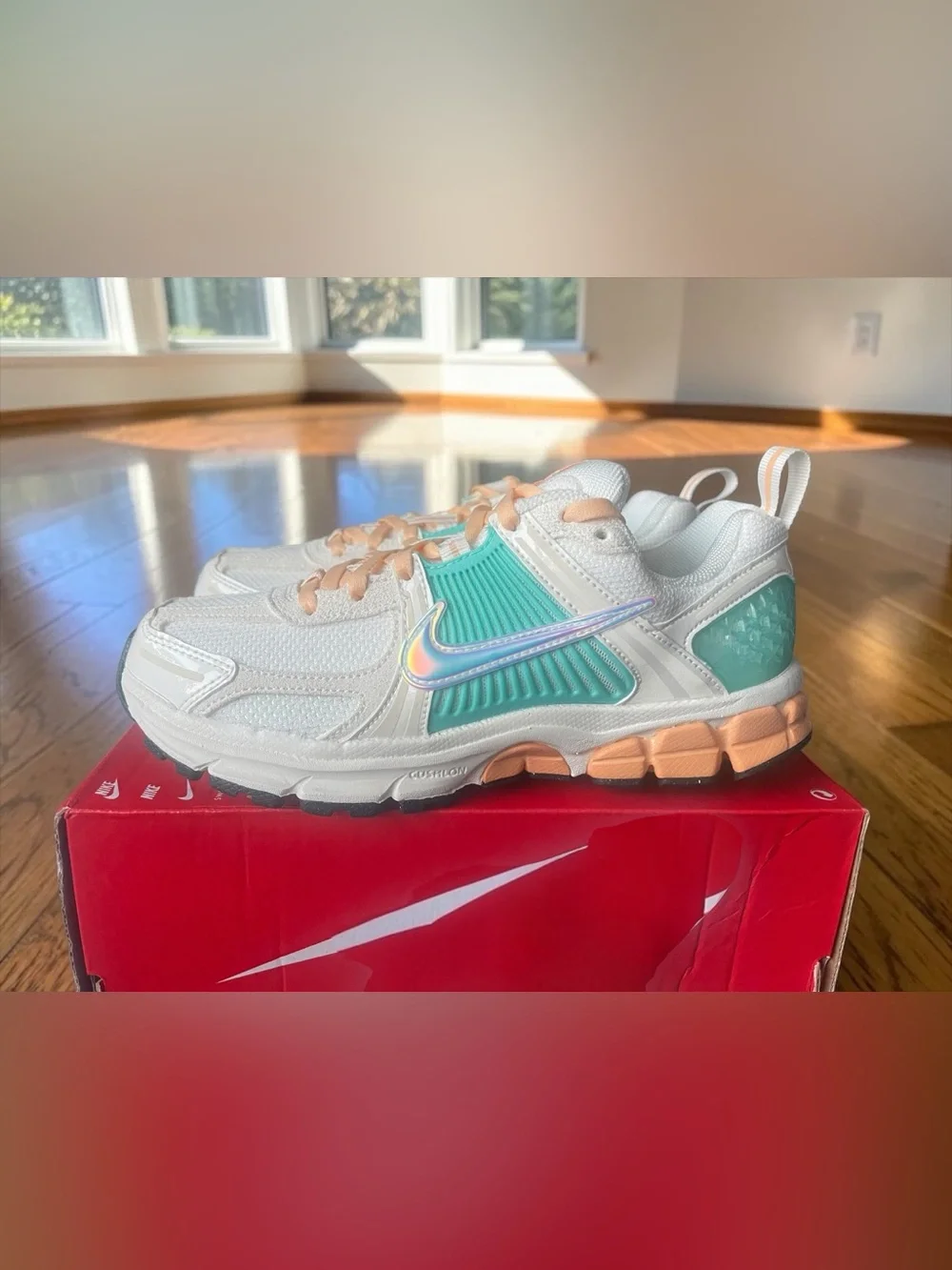 Nike Vomero 5 Big Kids Size 4.5 Y/ 6 Women Sail/Orange/Turquoise/Marrakesh NEW